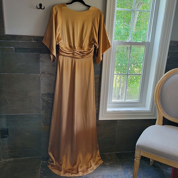 NWT Vintage GUCCI Kimono-style gown in lush 100% seta silk ⭐️HOST PICK⭐️ - Picture 4 of 15